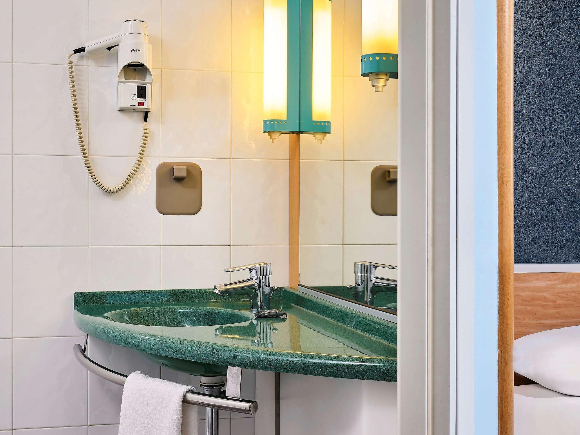 קמפי ביסנציו Hotel Ibis Firenze Prato Est מראה חיצוני תמונה