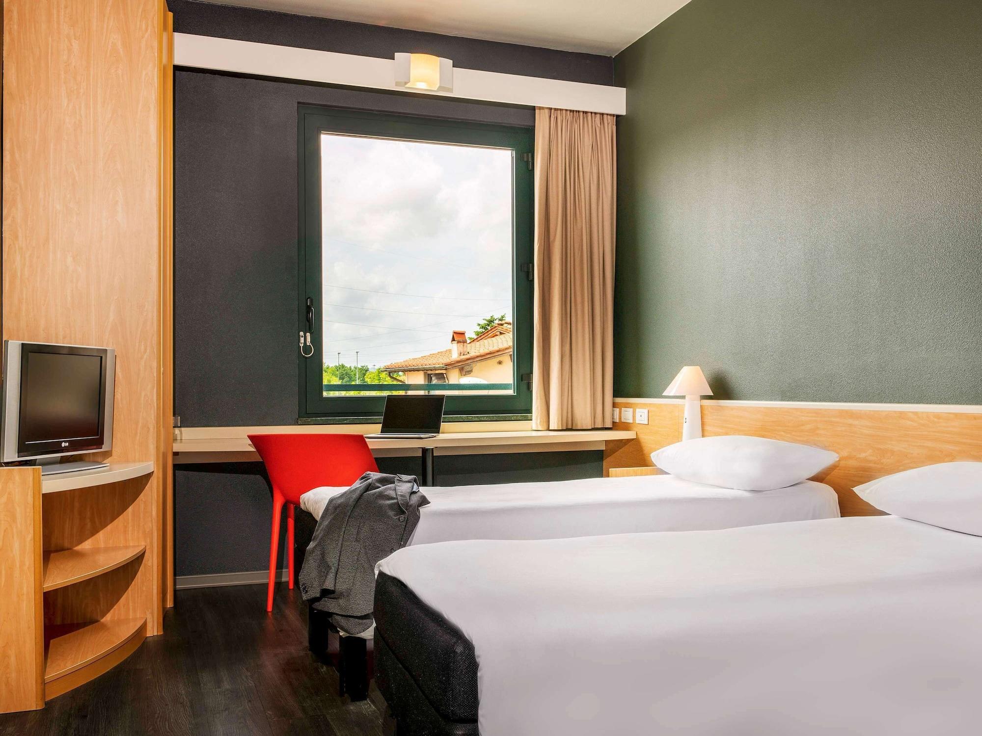 קמפי ביסנציו Hotel Ibis Firenze Prato Est מראה חיצוני תמונה