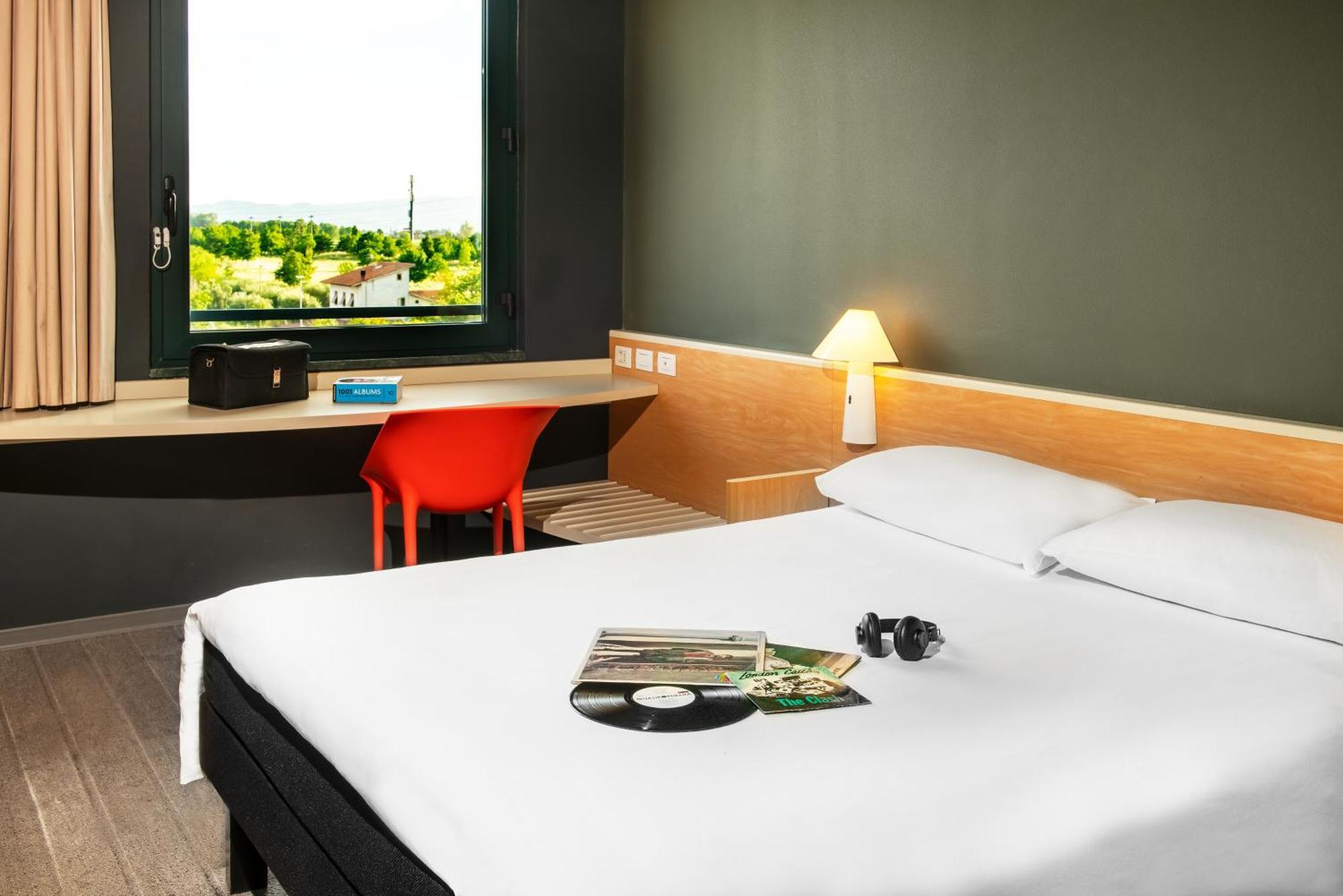 קמפי ביסנציו Hotel Ibis Firenze Prato Est מראה חיצוני תמונה