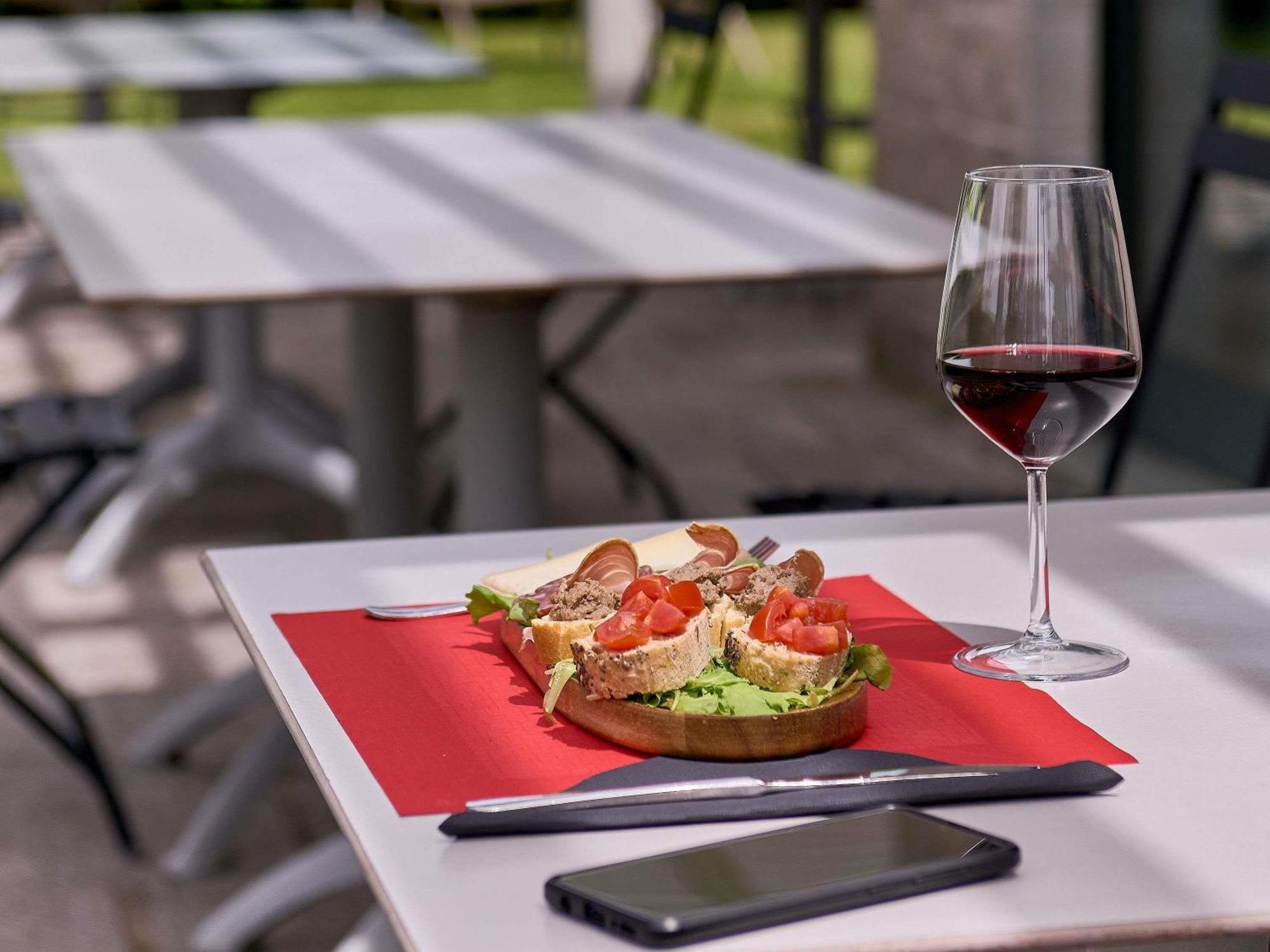 קמפי ביסנציו Hotel Ibis Firenze Prato Est מראה חיצוני תמונה