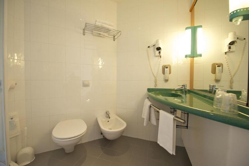 קמפי ביסנציו Hotel Ibis Firenze Prato Est מראה חיצוני תמונה