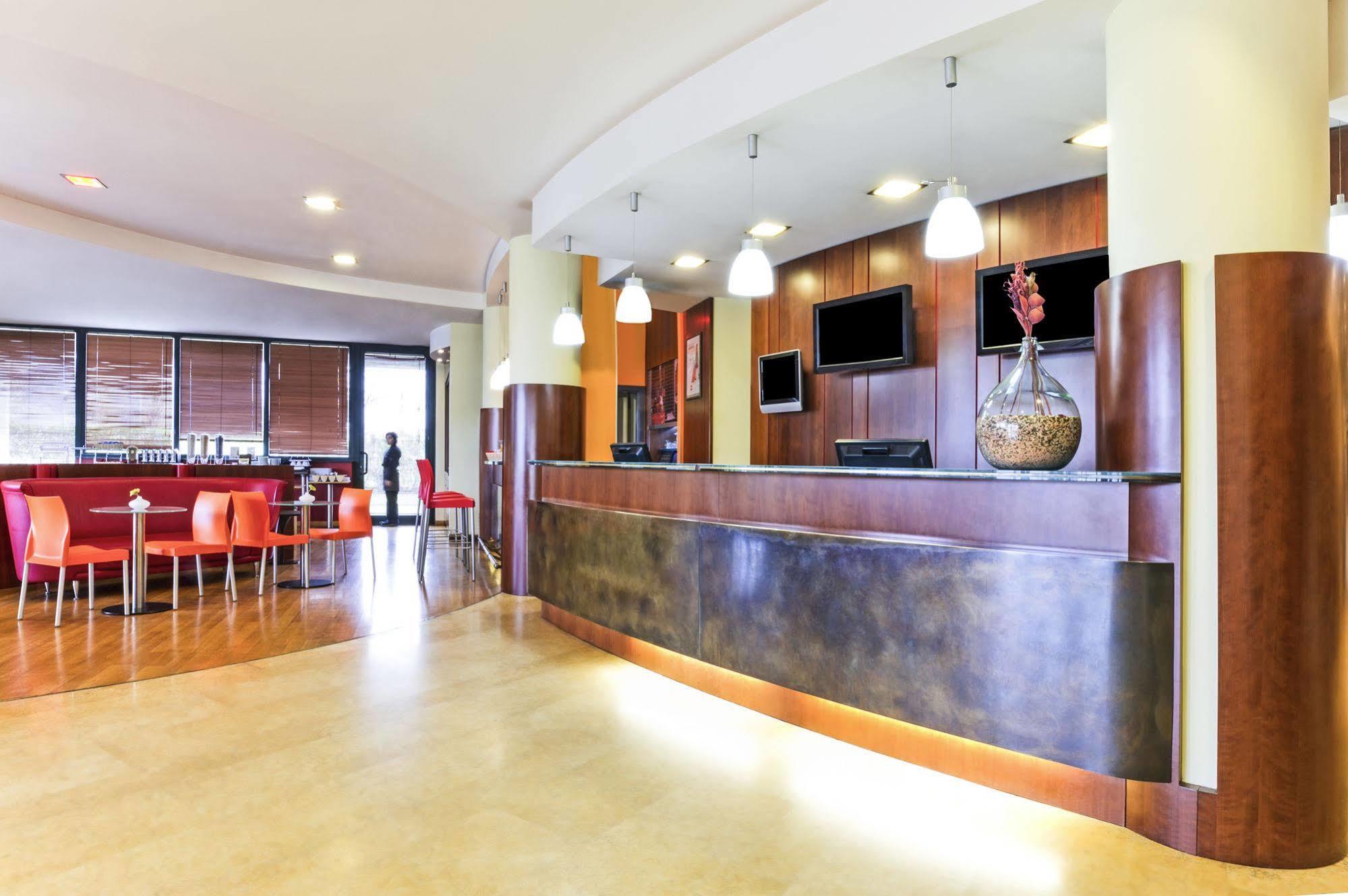 קמפי ביסנציו Hotel Ibis Firenze Prato Est מראה חיצוני תמונה